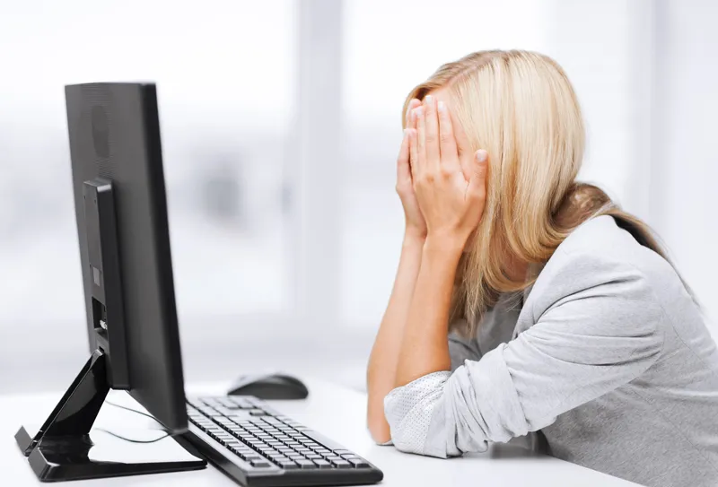 4 Signs You Have an Unhealthy Relationship with Money